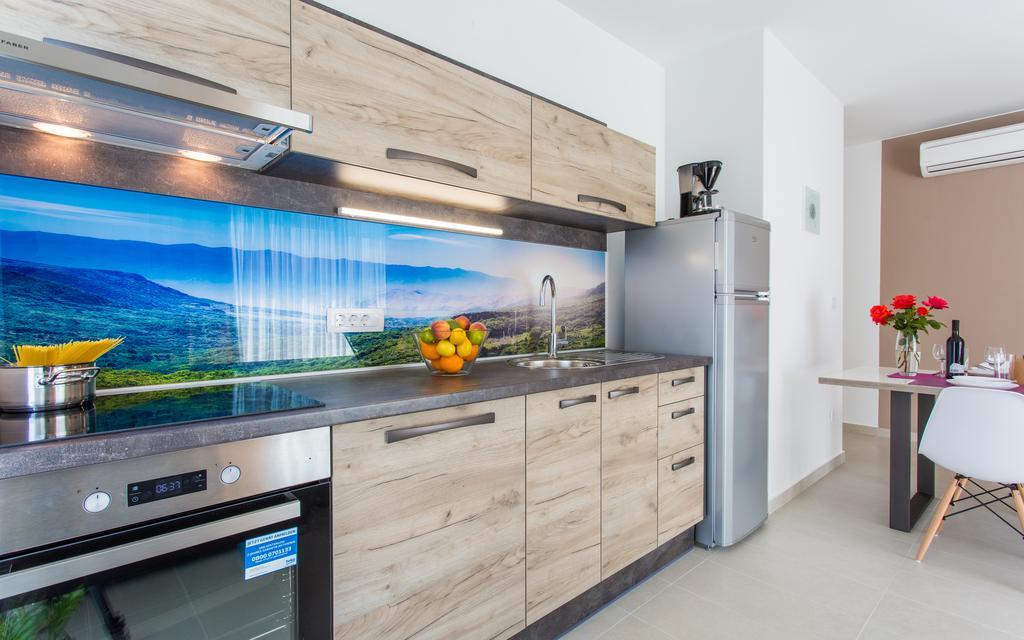 Apartments Viktorija バスカ エクステリア 写真