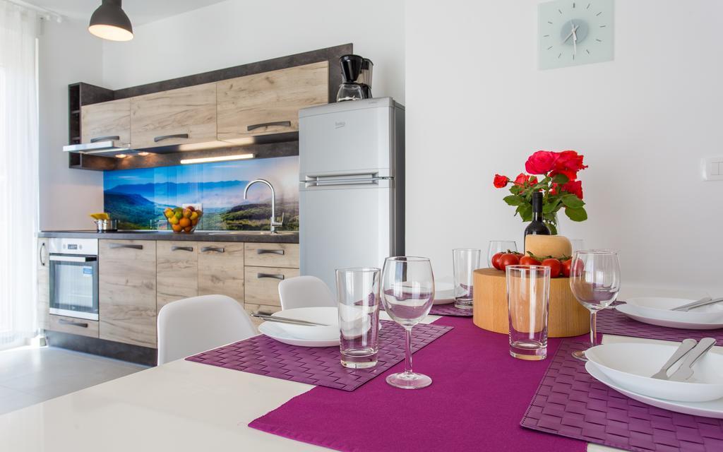 Apartments Viktorija バスカ エクステリア 写真
