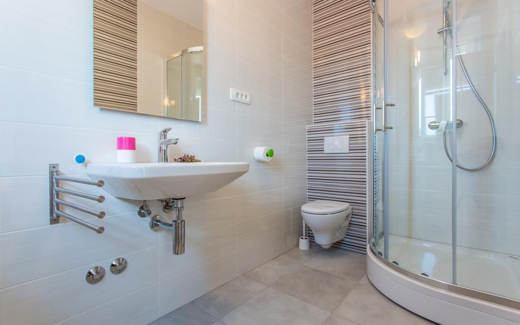 Apartments Viktorija バスカ エクステリア 写真