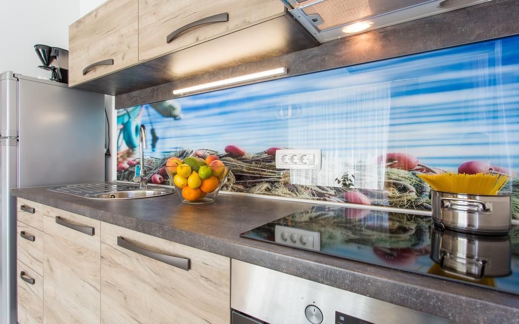 Apartments Viktorija バスカ エクステリア 写真