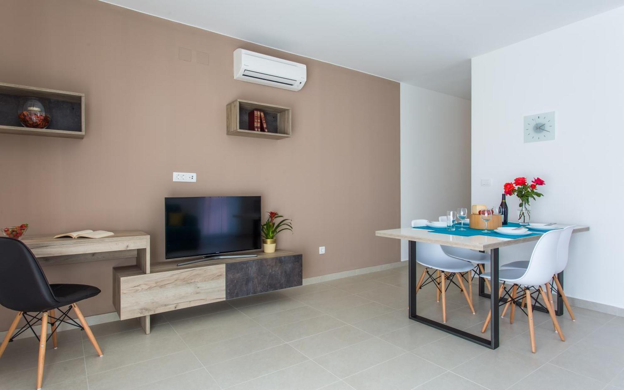 Apartments Viktorija バスカ エクステリア 写真