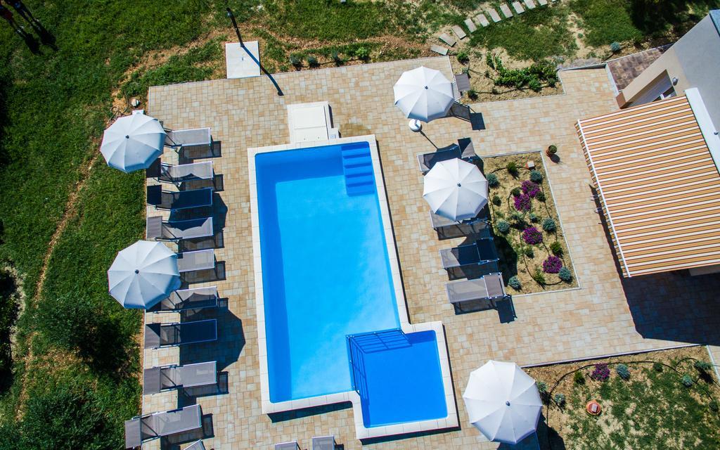 Apartments Viktorija バスカ エクステリア 写真